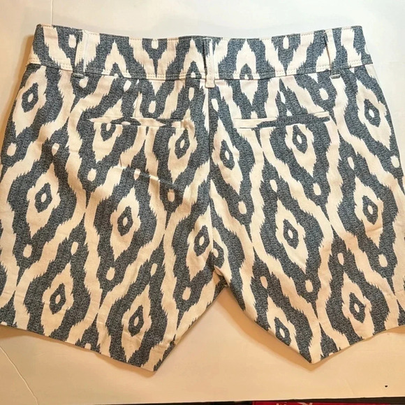 Isaac Mizrahi Beautiful Shorts - Picture 5 of 9